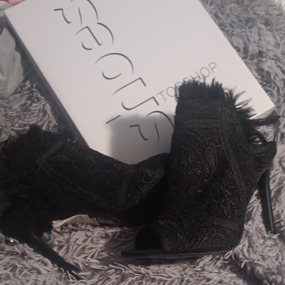 Topshop Black Brocade Lace Material Peep Toe Women's  Heels